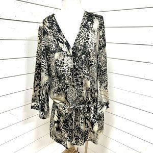 Kaelyn-max top animal print nwt large